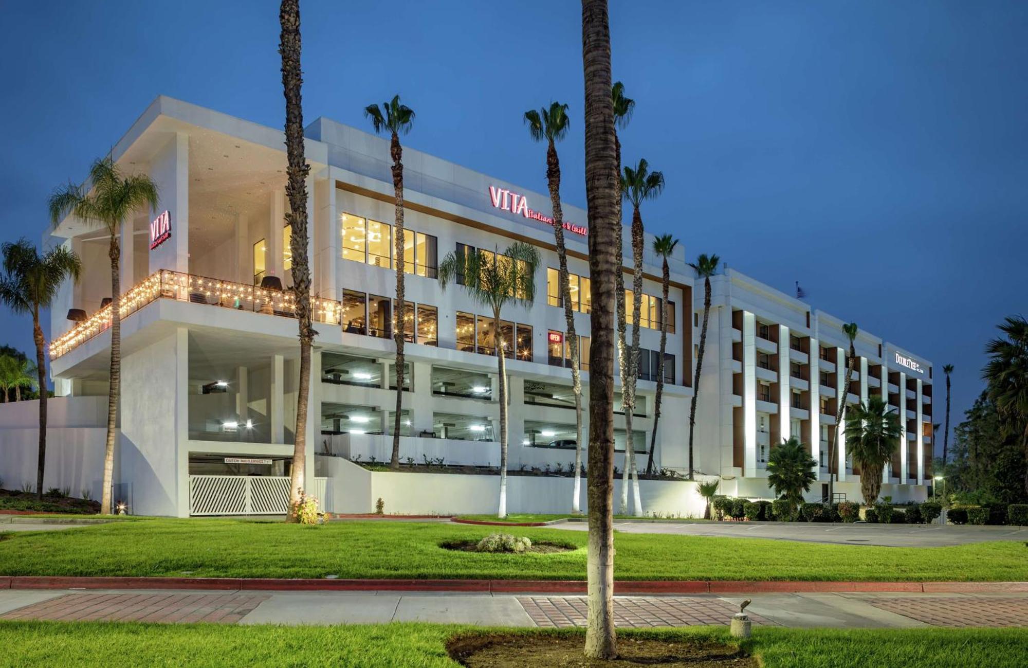 Doubletree By Hilton Pomona Hotel Exterior foto